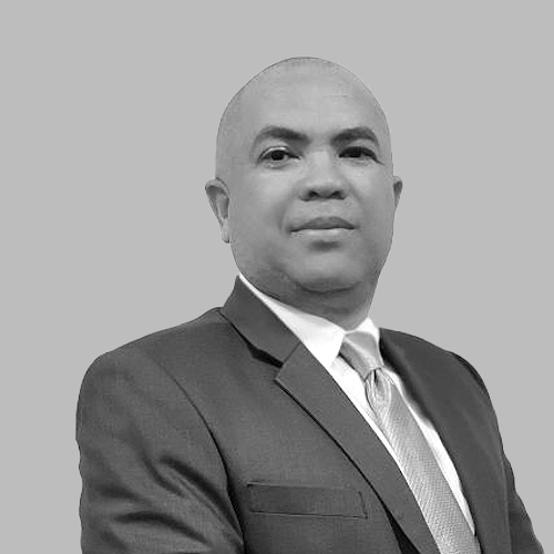 Mario China, Client Relationship Officer