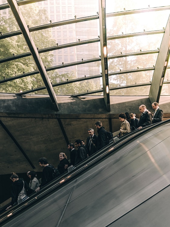 https://unsplash.com/photos/HrBNsh-wzN8